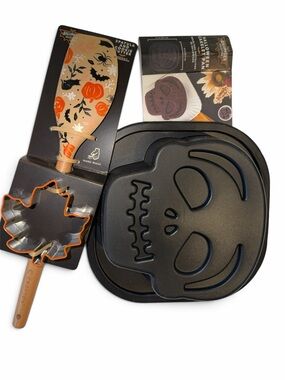 Halloween Skull Cake Pan & Spatula and leaf cookie cutter Set - Orange/Black